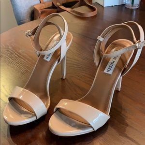 Size 7.5 Steve Madden Nude Pumps